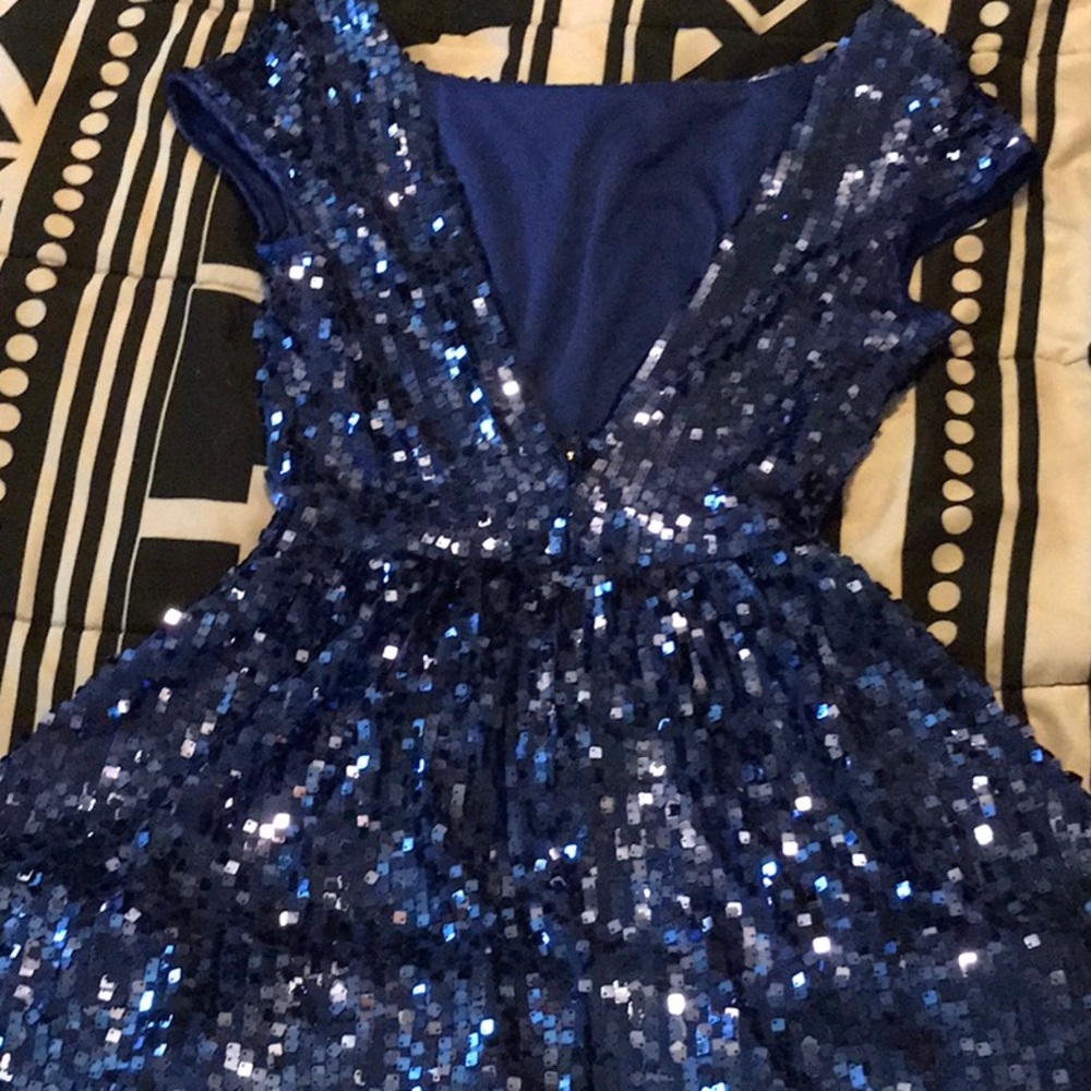 Dress - Picture 2 of 2